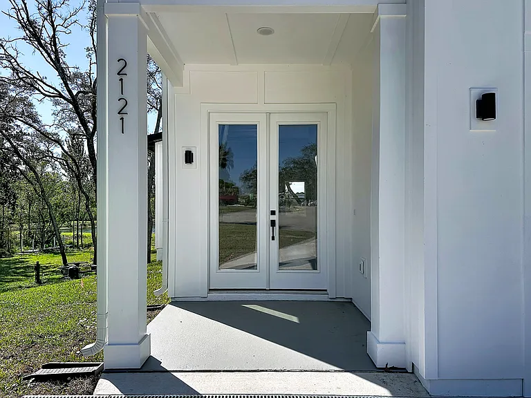 2121 Broad Water Dr — Photo 10