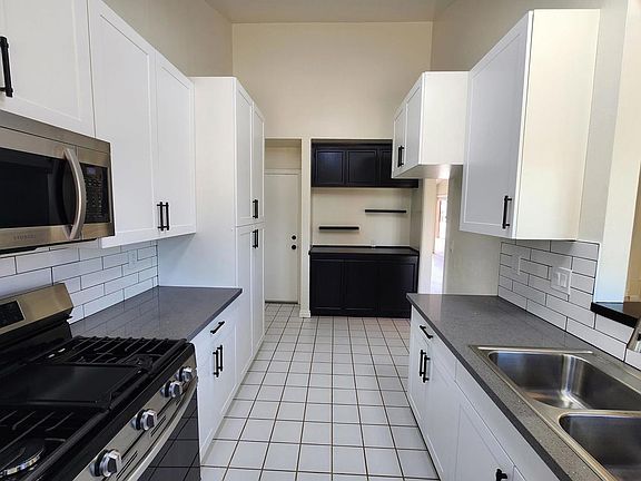 5th image of 80 Lucas Ct