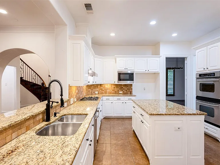 2408 Lady Of The Lake Blvd — Photo 6