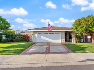 8 Sandbar Dr, Corona Del Mar, CA 92625