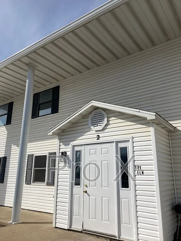 2 bed, 1.0 bath, $795 — Photo 1
