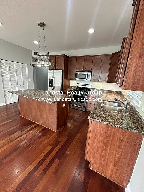 3 bed, 2.0 bath, $2,800 — Photo 1