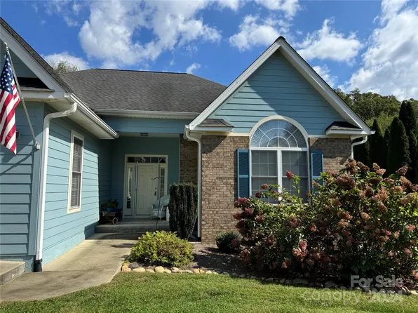 19 Linn Garden Ln, Swannanoa, NC 28778