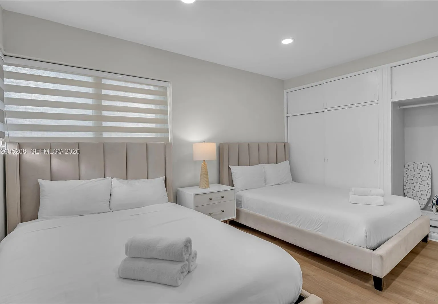 10006 E Bay Harbor Dr — Photo 1