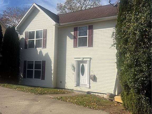 4th image of 311 Reservoir Rd