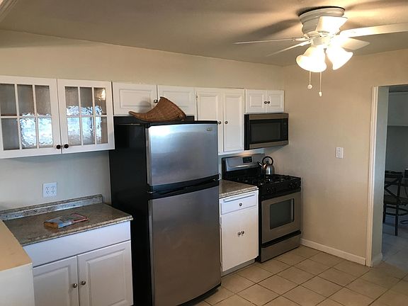 4th image of 12067 White Ave