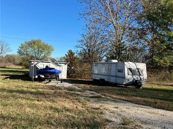 78 Branch Dr, Mound City, KS 66056