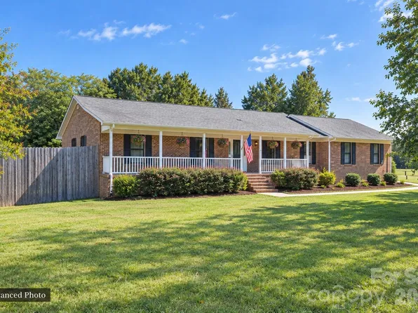 131 Patrick Rd, Gastonia, NC 28056
