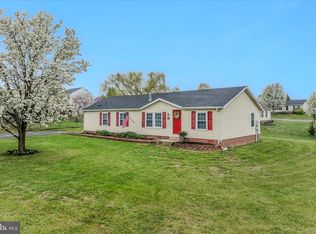 16 Longbranch Dr, Martinsburg, WV