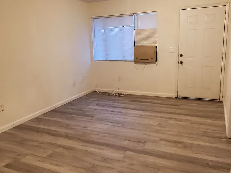 668 Anchor Ave — Photo 3