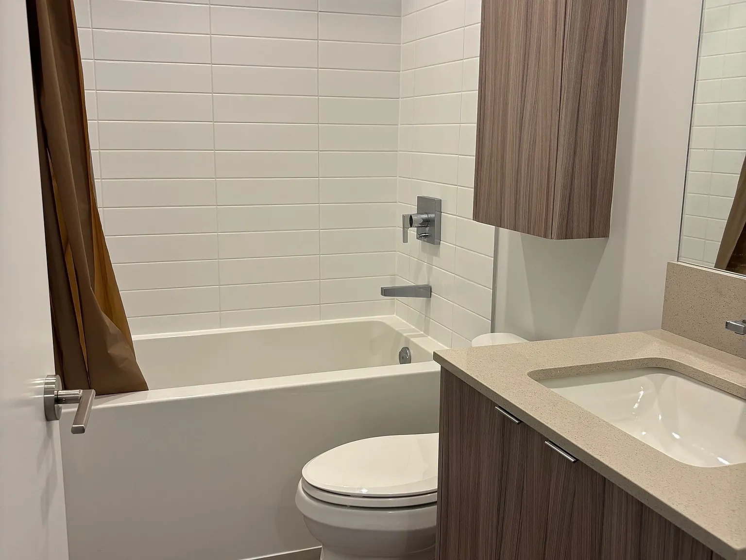 1 bed, $2,400 — Photo 4