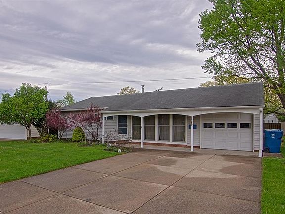 3rd image of 10460 Glendora Ln