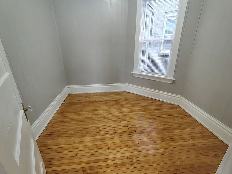 1112 Crosby St #2 — Photo 8