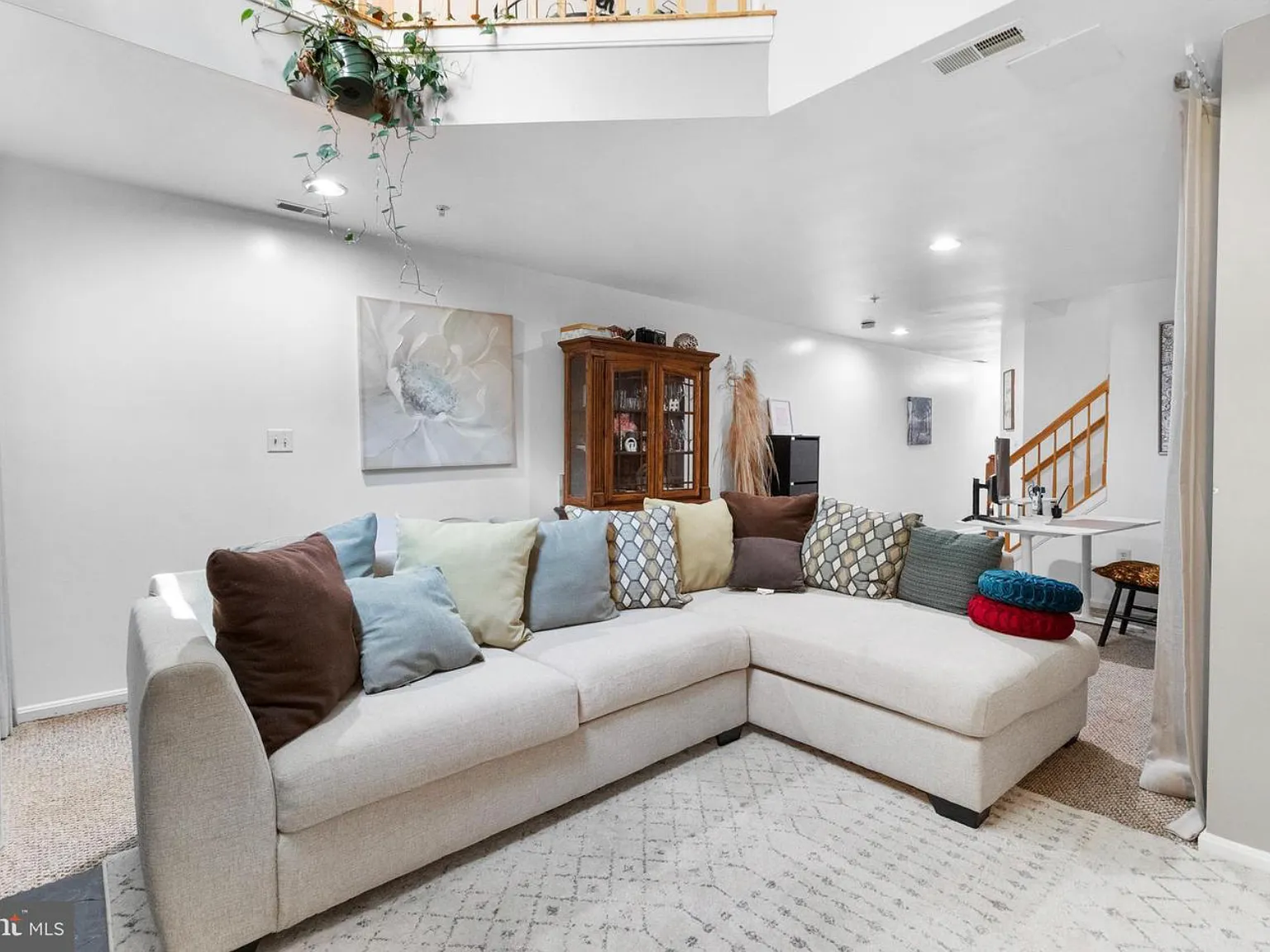 3 bed, 1952 sqft, $2,800 — Photo 4