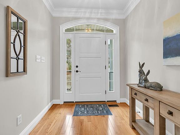 5th image of 315 Arsenal Dr