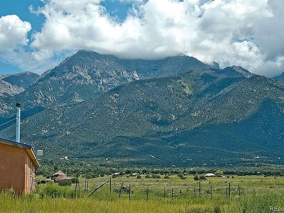 3rd image of 1372 N Saddle Rock Trl