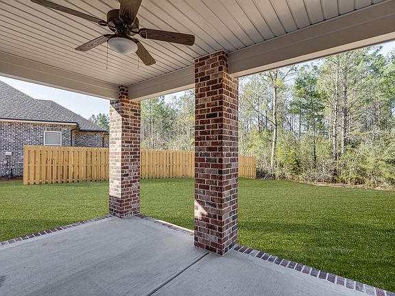 Representative Plan. Colors, finishes and upgrades may vary.