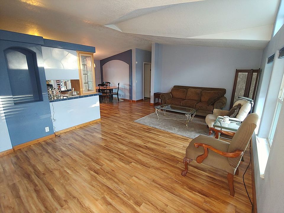 2nd image of 1994 Cloverlawn Dr