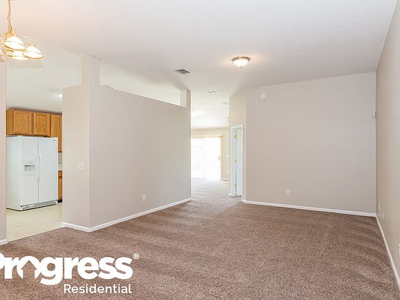 3rd image of 372 Summit Dr