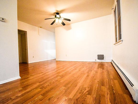 4th image of 115 Clarke Ave #1