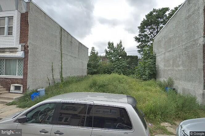 2nd image of 3218 N Newkirk St