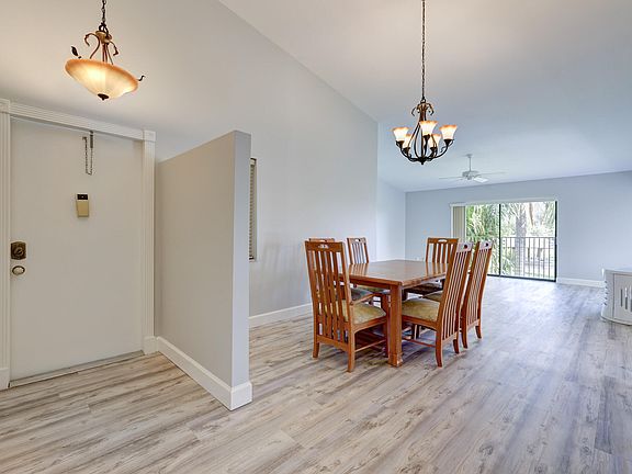 4th image of 3212 S Lakeview Circle #10-206