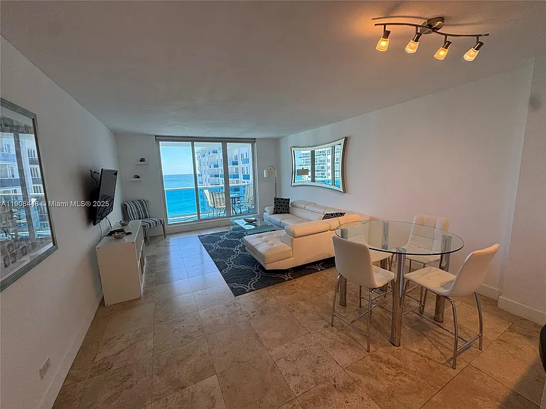 2301 Collins Ave #1525 — Photo 22