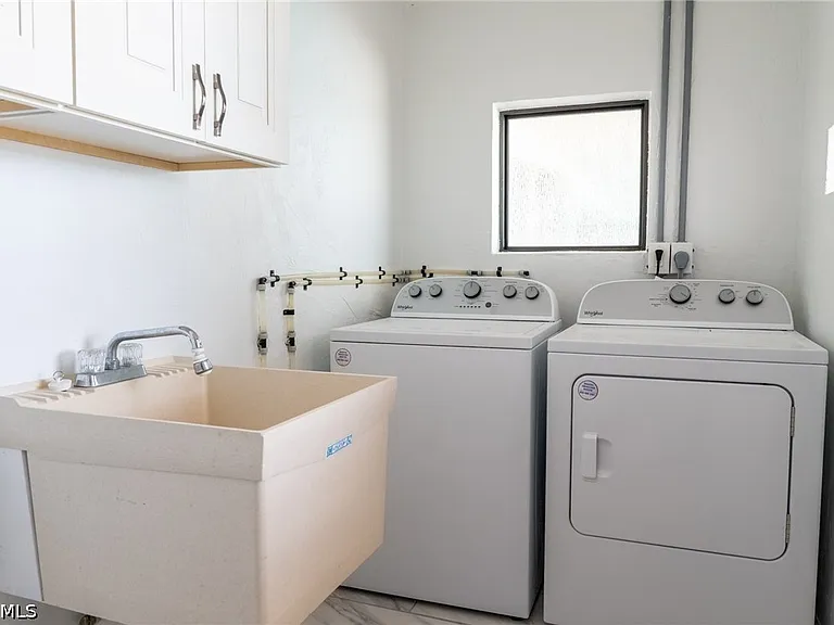 14562 Riverside Dr — Photo 12