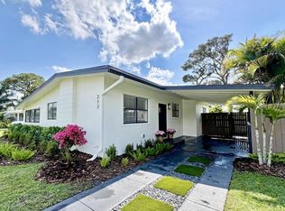 212 NE Entrada Ave #1, Pt Saint Lucie, FL 34952