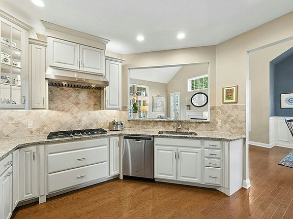 4th image of 42 Ridgewood Dr #42