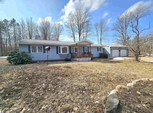 3236 S 31st Rd, Cadillac, MI 49601
