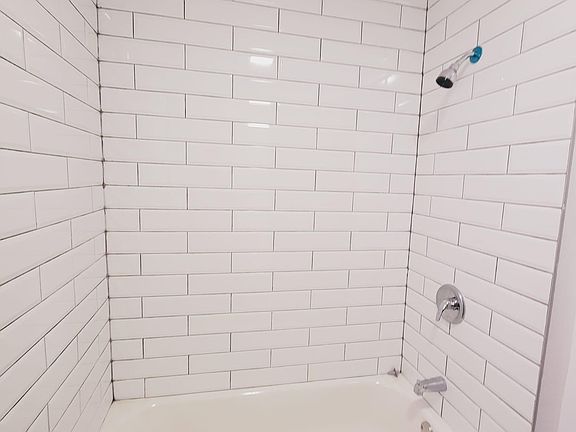 5th image of 158 Summit Ave #102