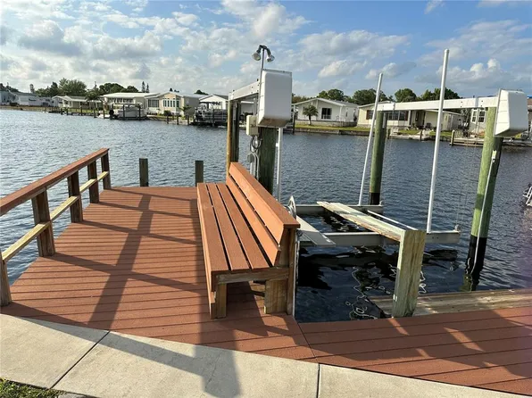 7194 Mount Arlington Dr NE #422, Saint Petersburg, FL 33702