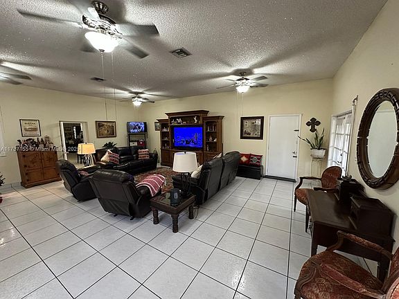 4th image of 456 Palmetto Dr