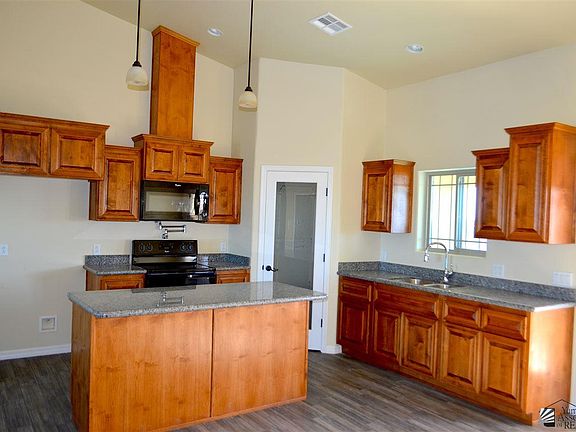 5th image of 385 N Amarely Ave