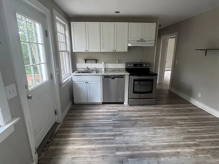 425 Landing Ave — Photo 10