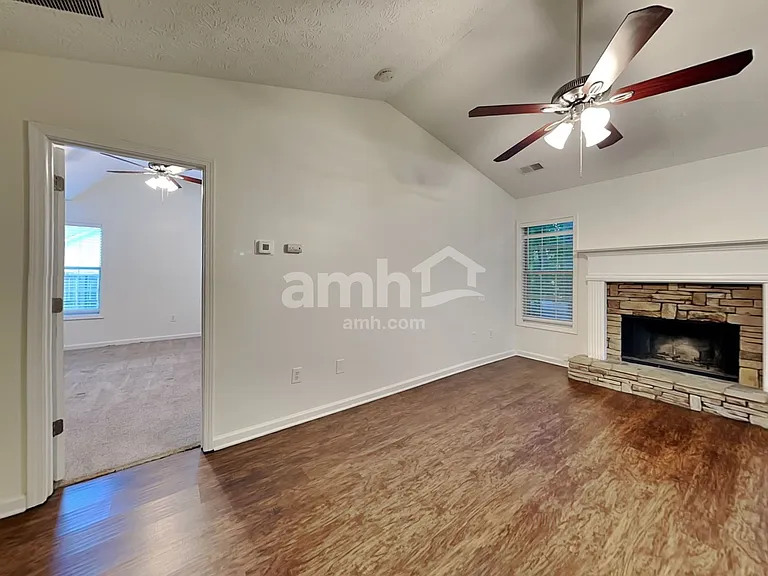 149 Waters Edge Dr — Photo 5