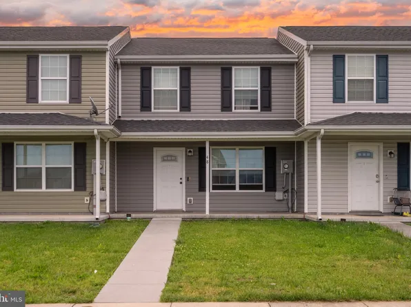 48 Defy Ln, Inwood, WV 25428