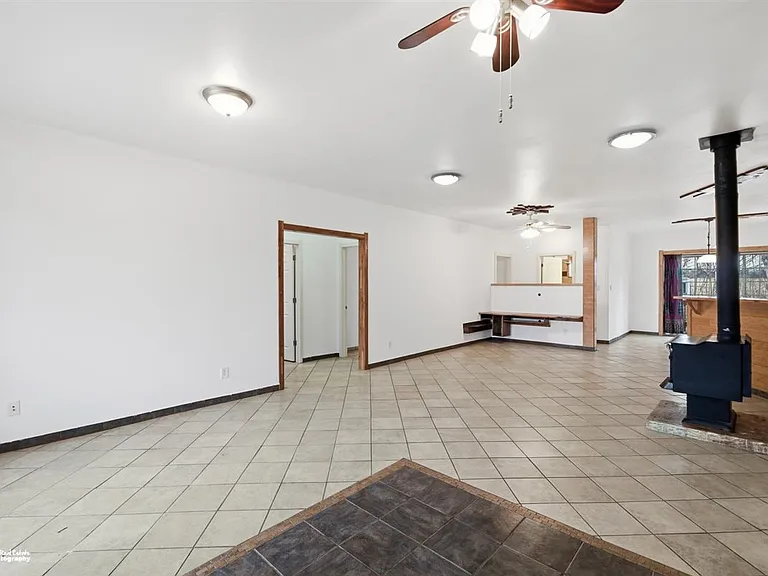 4431 N Ryder Dr — Photo 2
