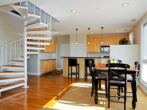 Dining/Kitchen