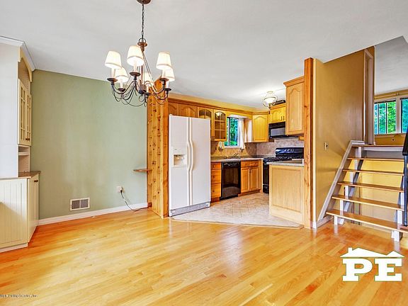2nd image of 200 Hope Ave