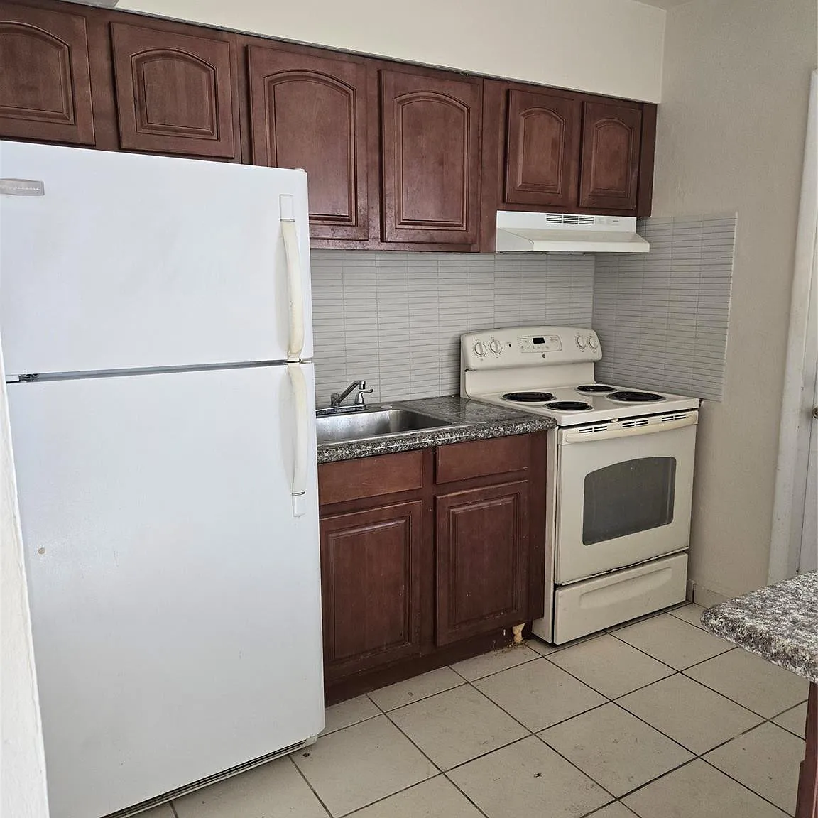 2 bed, 2.0 bath, 1000 sqft, $2,000 — Photo 3