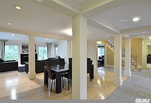 4th image of 27 Hill Ln