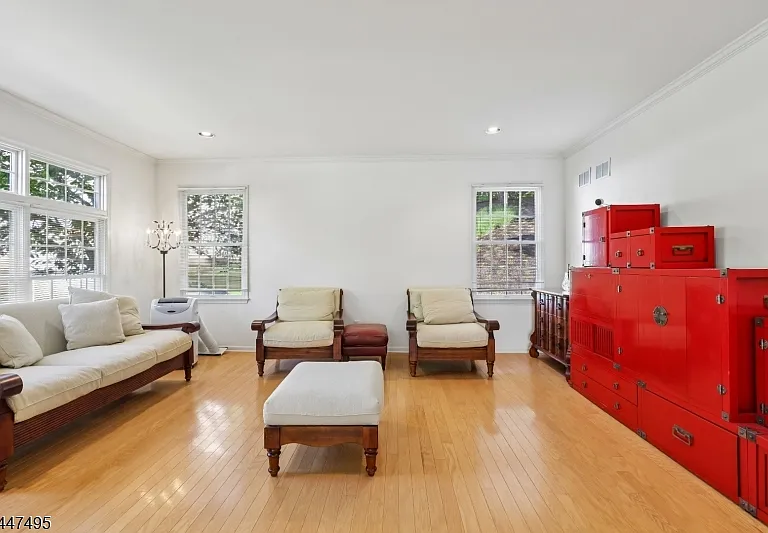 8 Pring Ct — Photo 6