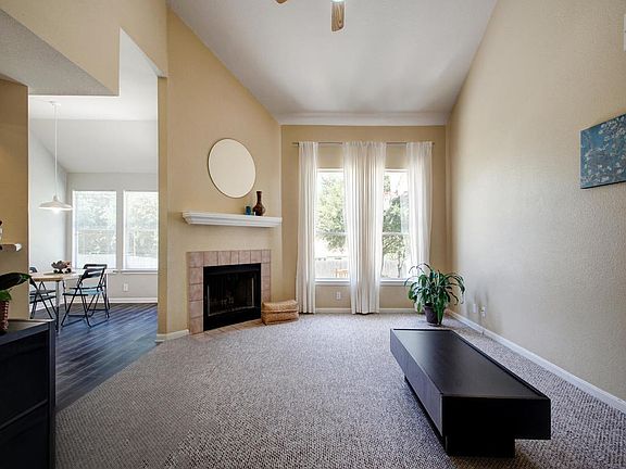 5th image of 233 Estate Dr