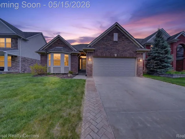 28657 Oakmonte Cir, New Hudson, MI 48165