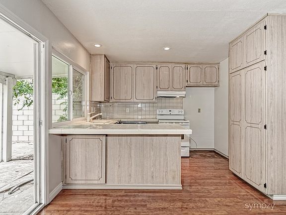 2nd image of 3734 Schirra St