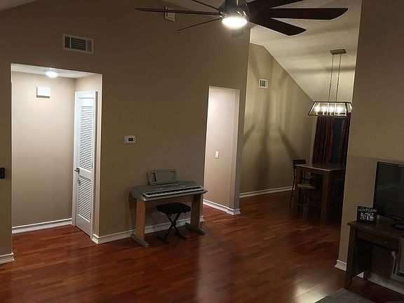 5th image of 2804 Wood Hill Dr #2804