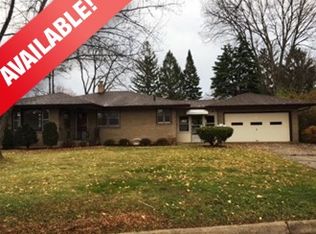 5743 Park Ridge Rd, Loves Park, IL 61111