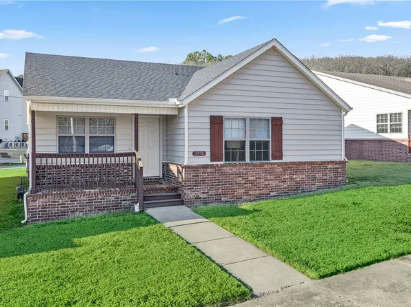 2970 W Old Farmington Rd, Fayetteville, AR 72704